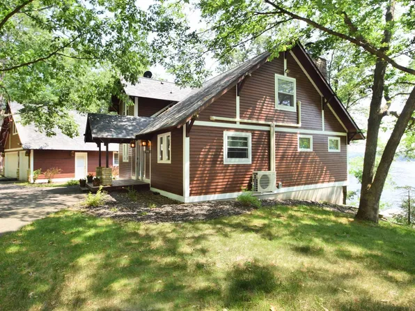 1261 Racine Dr, Spooner, WI 54801