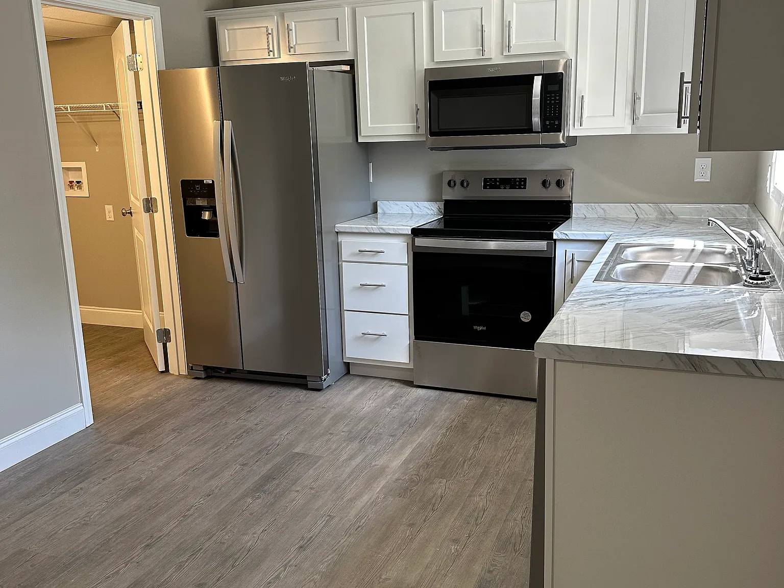2 bed, 1.5 bath, 1000 sqft, $1,195 — Photo 4