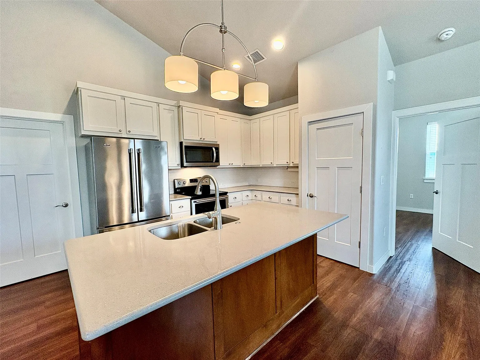 2 bed, 2.0 bath, 1200 sqft, $1,850 — Photo 4