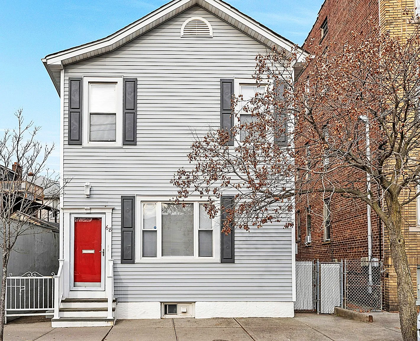 2 bed, 900 sqft, $3,500 — Photo 1