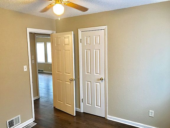 4th image of 5236 Agnes Ave