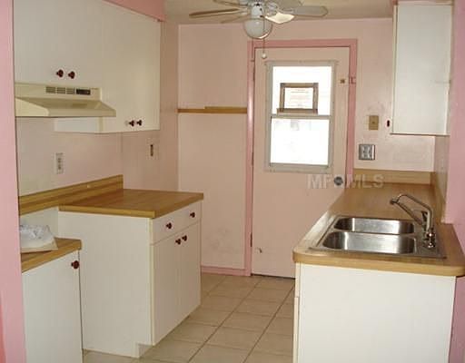 5th image of 1288 Armsdale Ave