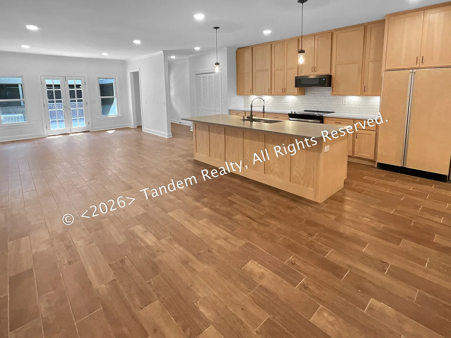 3 bed, 3.0 bath, 2800 sqft, $4,495 — Photo 4