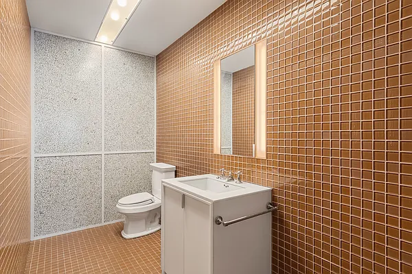 Rented by Douglas Elliman | media 31