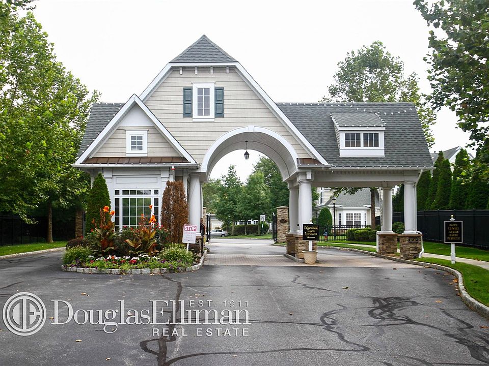 1st image of 30 Symphony Dr