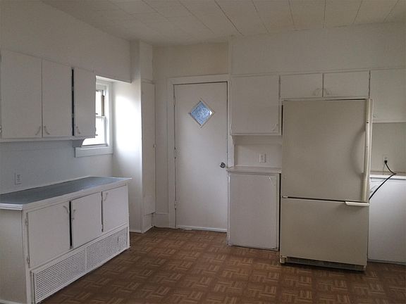 2nd image of 213 Cottage St