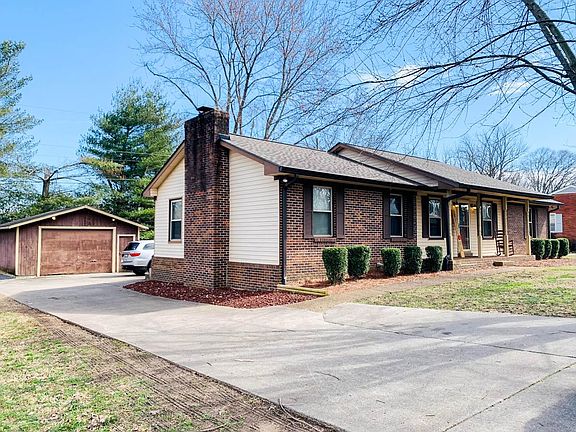 2nd image of 1117 Langwood Dr