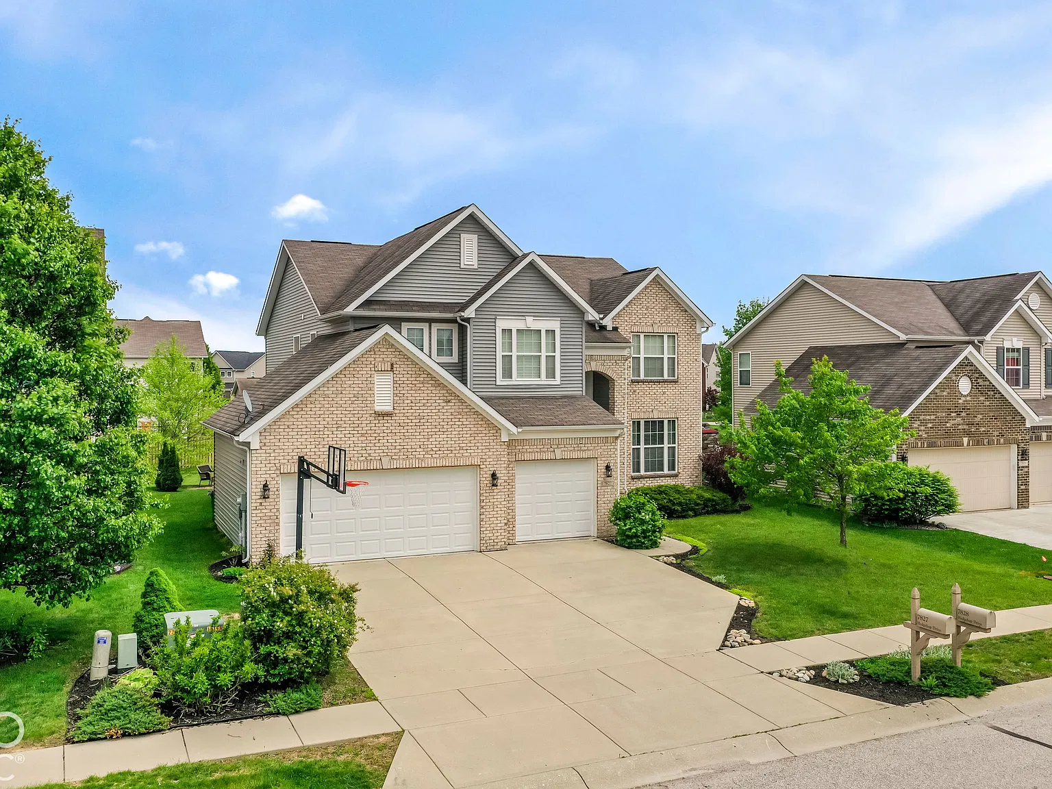 4 bed, 2.5 bath, 5349 sqft, $4,000 — Photo 3