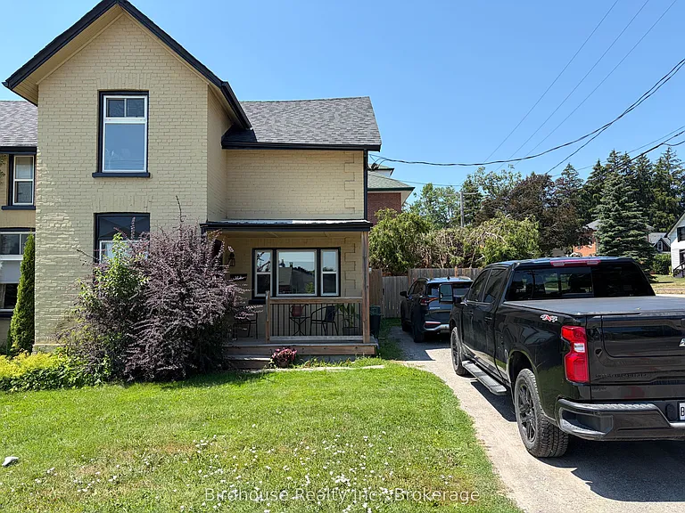 123 William St N — Photo 1