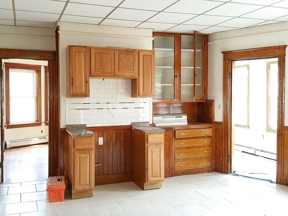 2nd image of 343 Purchase St #1