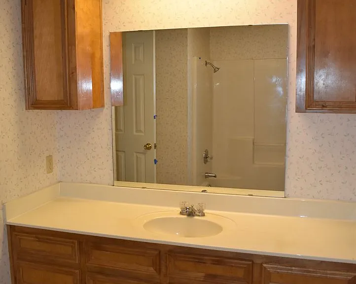 907 Crymes Ln — Photo 11