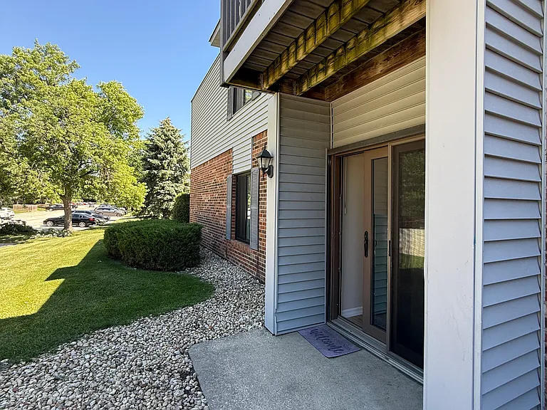 7441 Blackburn Ave #105 — Photo 11