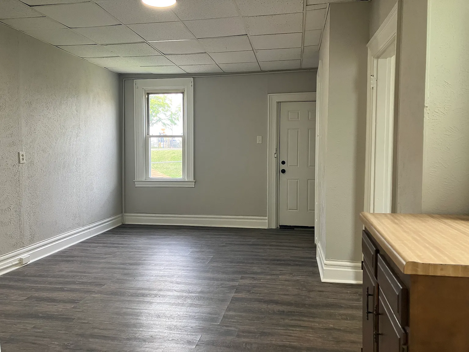 2 bed, 1000 sqft, $1,660 — Photo 4