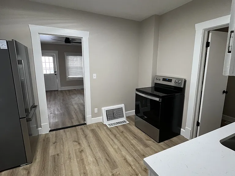 724 Custer St #1 — Photo 11