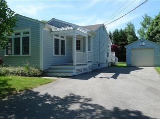 121 Prospect Ave, Middletown, RI 02842
