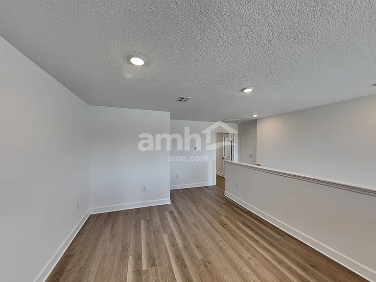 3217 Muscatine Ave — Photo 9