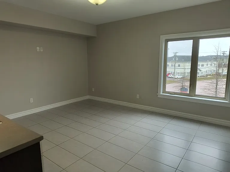 40 Flanders Ct — Photo 5