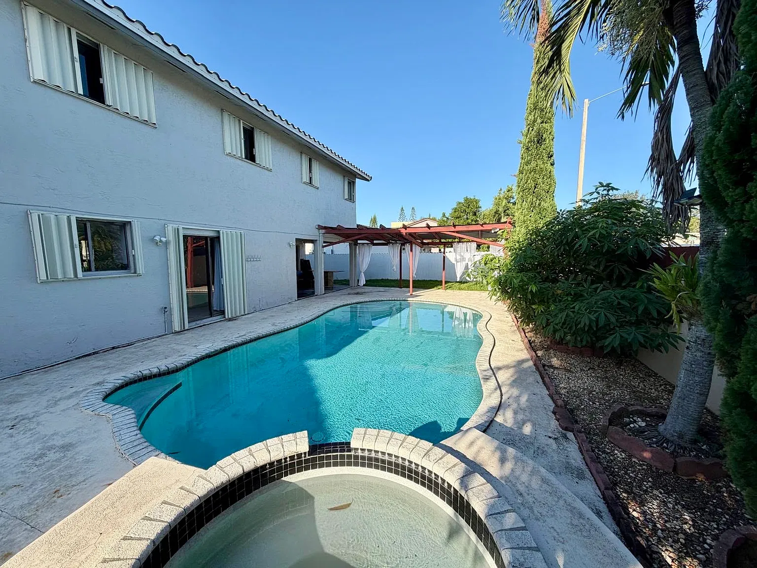5 bed, 2.5 bath, $3,700 — Photo 1