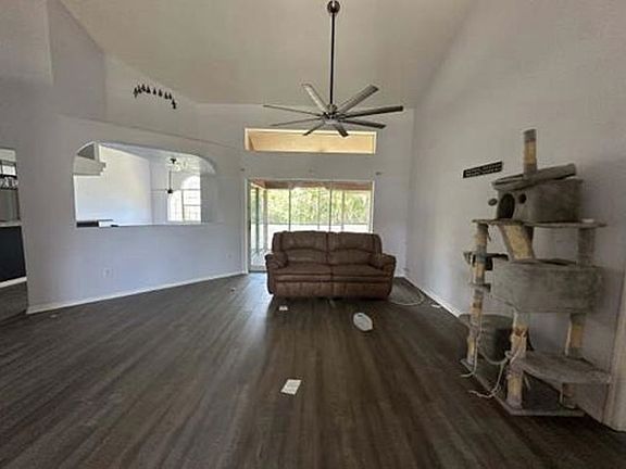 Additional Living Room
