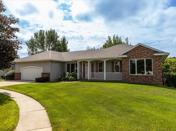 2810 Sunset Ln NE, Rochester, MN 55906