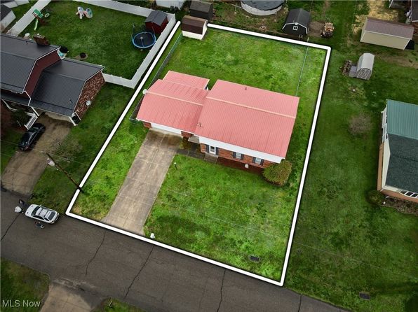 30 Harris St, Newport, OH 45768