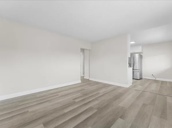 16935 S Vermont Ave Unit 10, Gardena, CA 90247