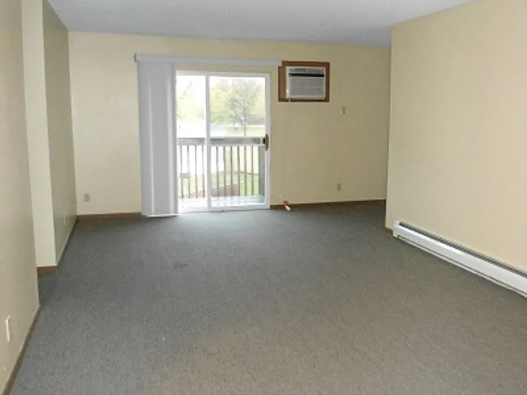 3325 Agin Ct NE — Photo 3