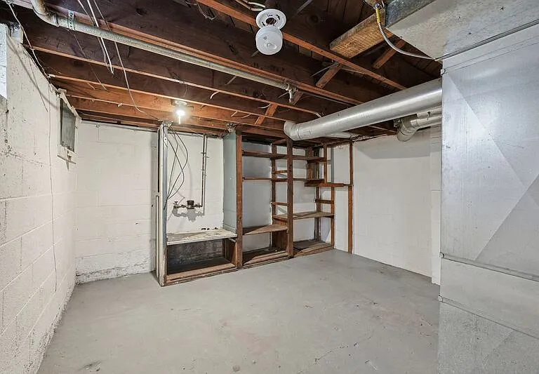 735 E Mithoff St — Photo 14