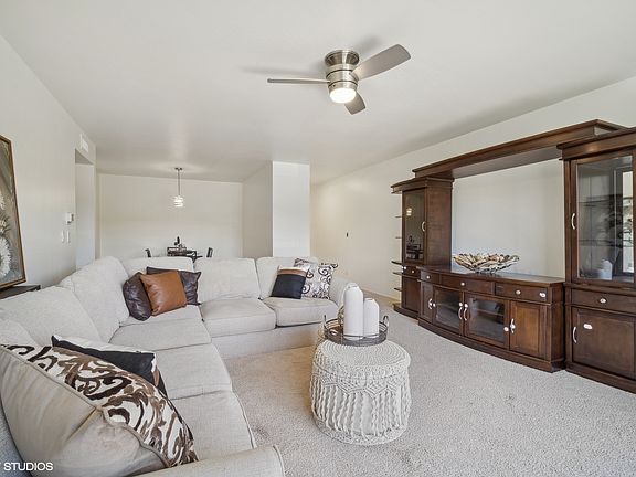 5th image of 850 Wellington Ave Unit 206