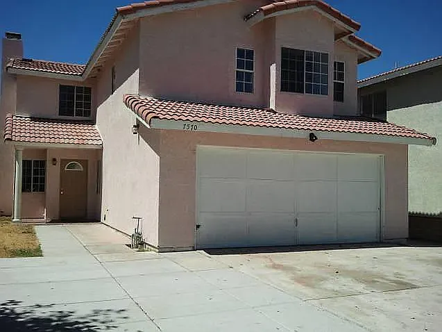 7570 Lillian Ln — Photo 1