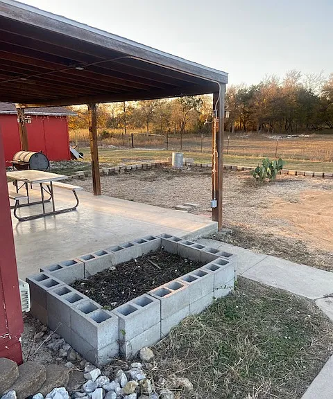 480 Private Road 948 — Photo 1