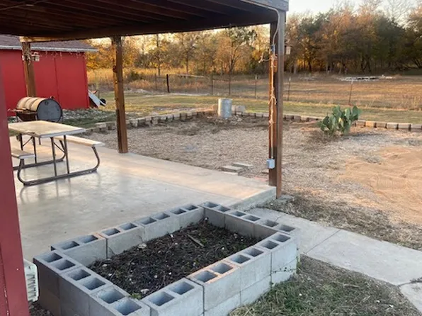 480 Private Road 948, Florence, TX 76527