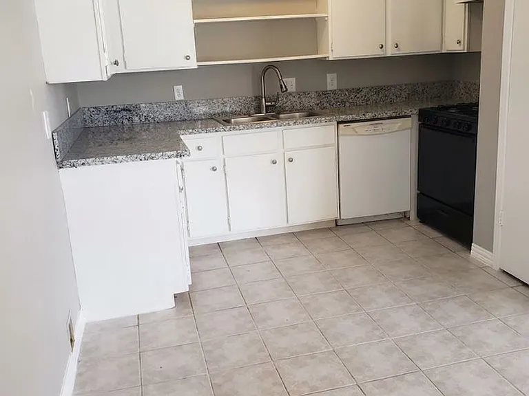 17010 Pastoria Dr — Photo 4