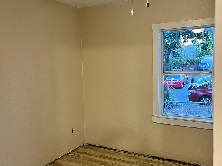 1224 E Gutierrez St — Photo 7