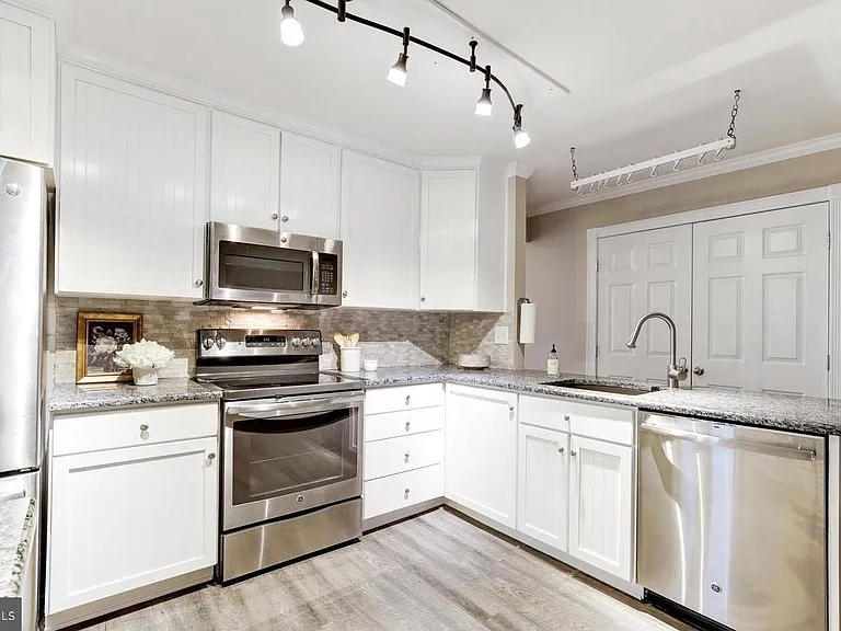 236 E Juniper Ave — Photo 13