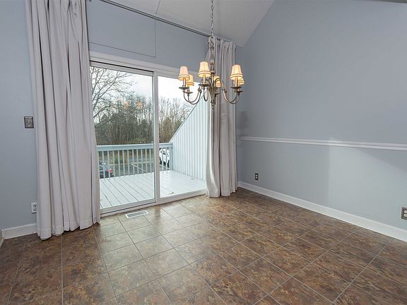 5th image of 18177 Stoneridge St APT C