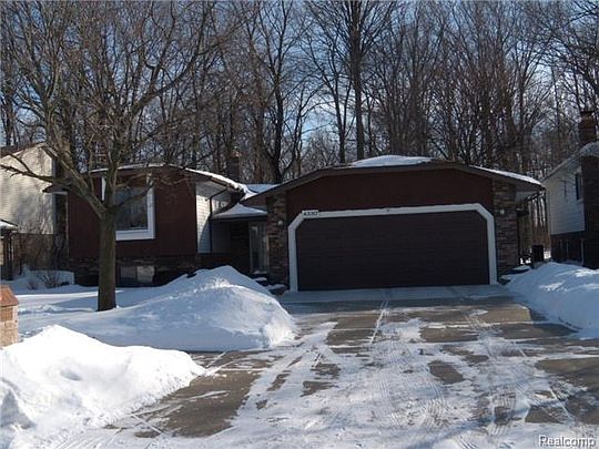 2nd image of 43317 Pepperwood St