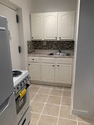 Rented by Nikia Vankeuren, LREB | media 16