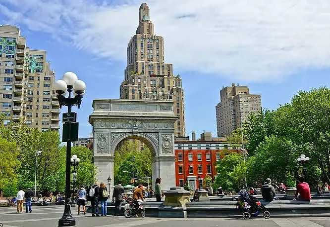 70 University Pl #8