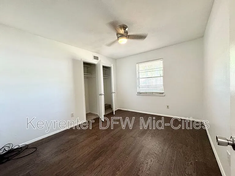 313 Robinhood Dr — Photo 10