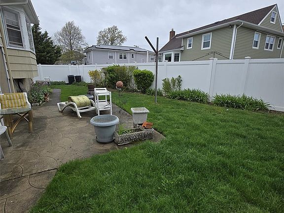 4th image of 2544 Bayswater Avenue