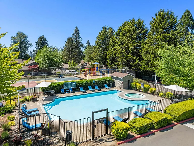 Tualatin Heights — Photo 5