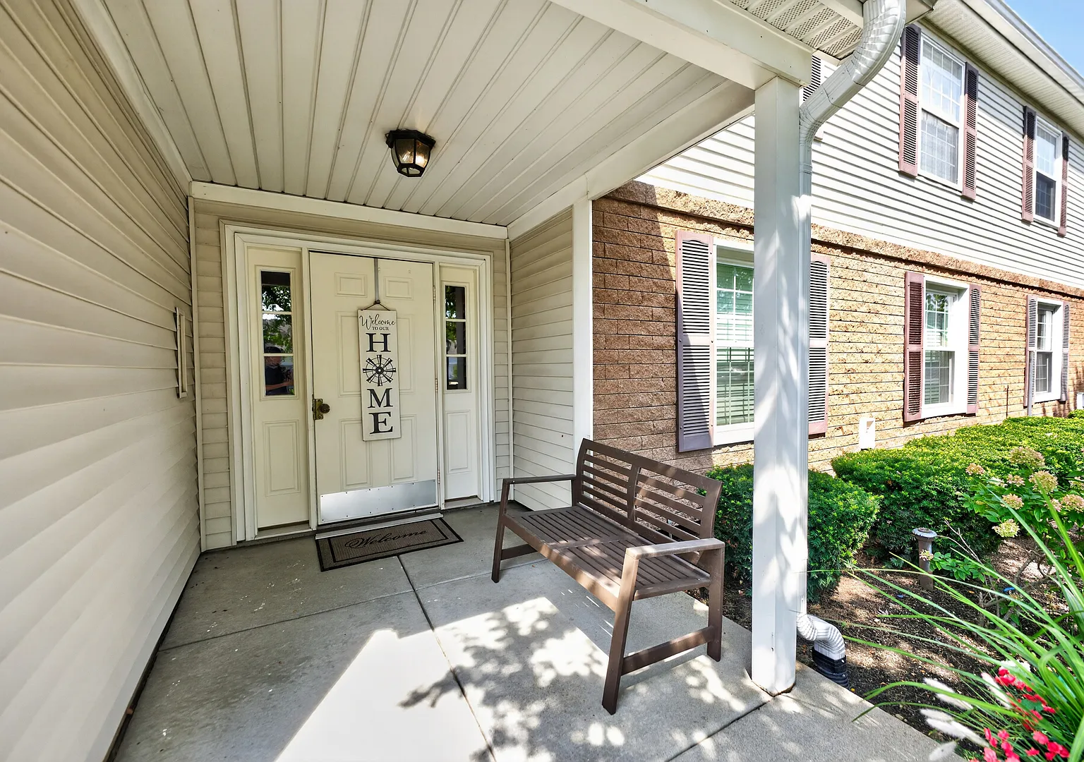 2 bed, 1000 sqft, $2,300 — Photo 2
