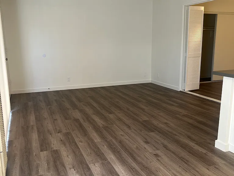 1210 S Sharon Cir #15 — Photo 5