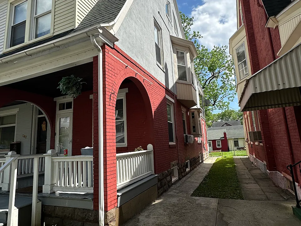 934 Hill Ave