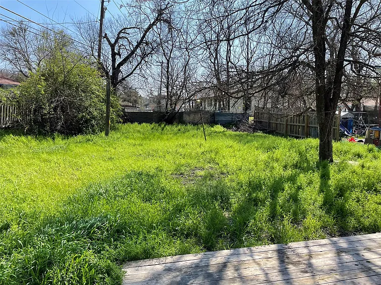 1041 Lott Ave — Photo 14