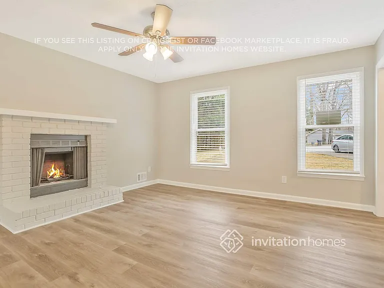 1648 Roman Point Dr — Photo 3
