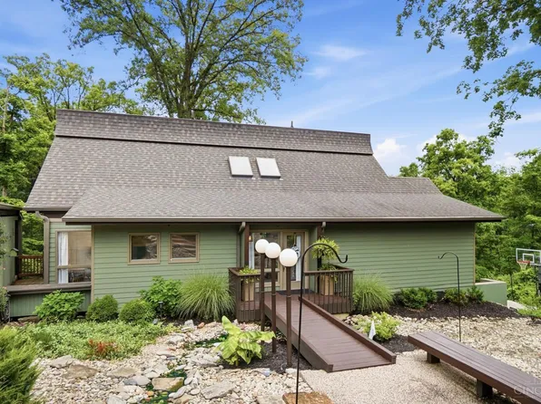 1032 Saint Moritz Ct, Lawrenceburg, IN 47025
