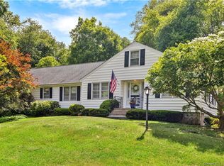 84 Beecher Rd, Woodbridge, CT 06525