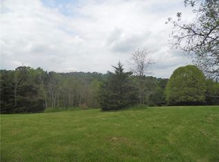 Breezy Point Rd, Eureka Springs, AR 72632
